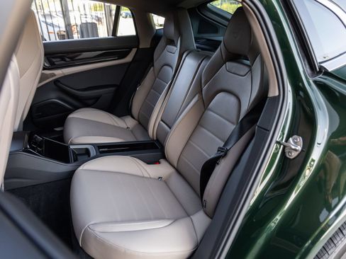 Certified 2025 Porsche Panamera 4 E-Hybrid AWD/4WD image 34