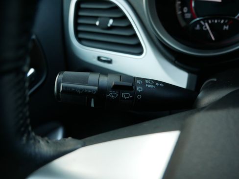 Used 2013 Dodge Journey SXT w/ Flexible Seating Group image 29