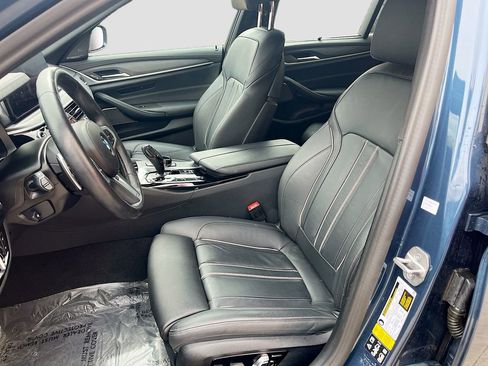 Used 2023 BMW M550i xDrive w/ Executive Package AWD/4WD image 22