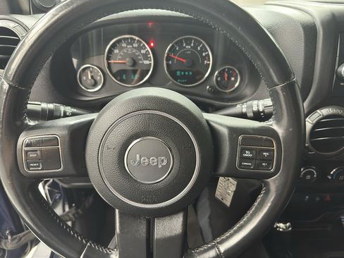 Used 2013 Jeep Wrangler Unlimited Sport AWD/4WD image 11
