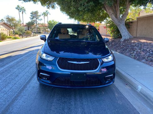 Used 2023 Chrysler Pacifica Pinnacle image 11