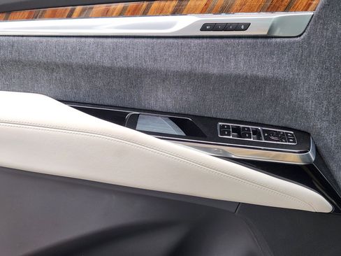 Certified 2025 Cadillac Escalade Sport Platinum w/ LPO, ONYX Package AWD/4WD image 22
