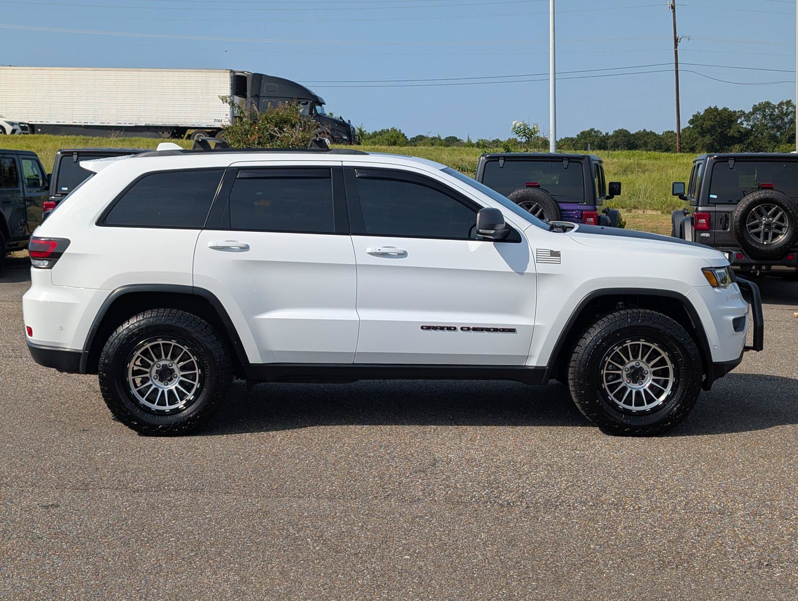 Used 2021 Jeep Grand Cherokee Trailhawk w/ Trailhawk Luxury Group AWD/4WD image 6
