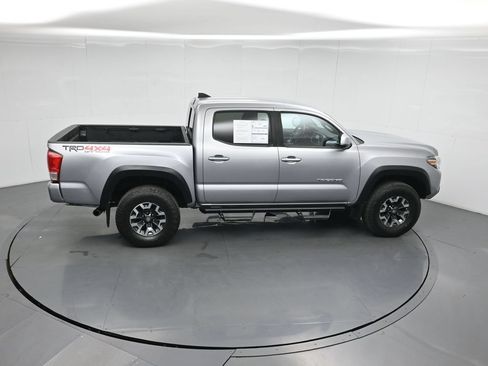 Used 2019 Toyota Tacoma TRD Off-Road w/ Technology Package AWD/4WD image 53