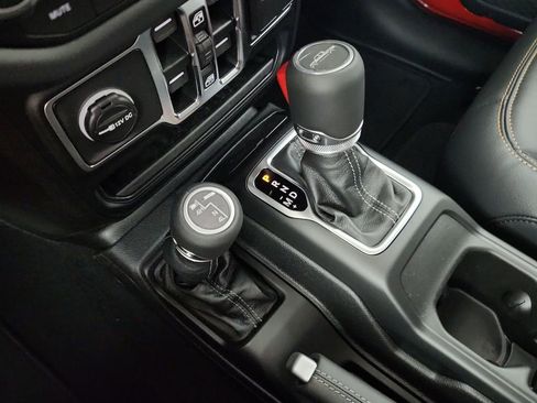 New 2025 Jeep Gladiator Sport image 12