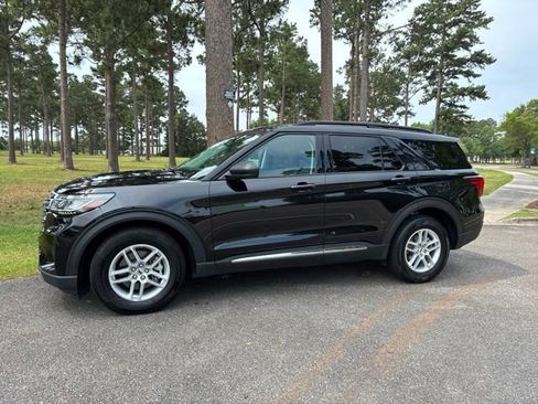 Used 2025 Ford Explorer Active w/ Active Comfort Package RWD image 7
