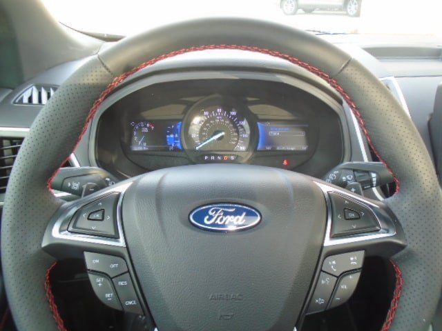 Used 2024 Ford Edge ST-Line w/ Class II Trailer Tow Package AWD/4WD image 19