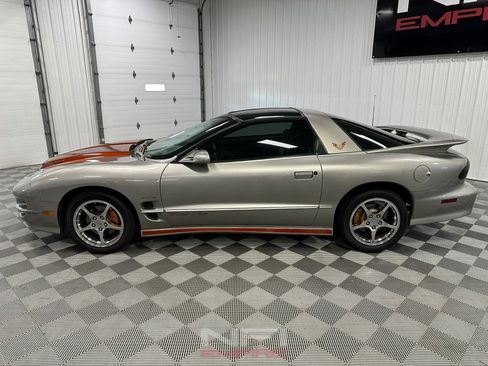 Used 2001 Pontiac Firebird Trans Am w/ SLP Firehawk Pkg image 2