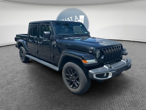 Used 2022 Jeep Gladiator Sport AWD/4WD image 1