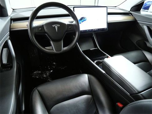 Used 2018 Tesla Model 3 Long Range image 4