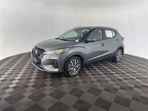 Certified 2023 Nissan Kicks SV image 3