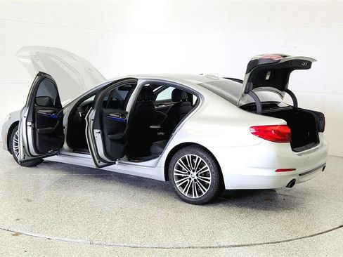 Used 2017 BMW 530i xDrive image 11