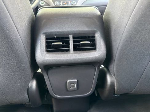 Used 2023 Chevrolet Equinox LS FWD image 23