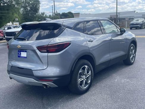 Used 2025 Chevrolet Blazer LT AWD/4WD image 3