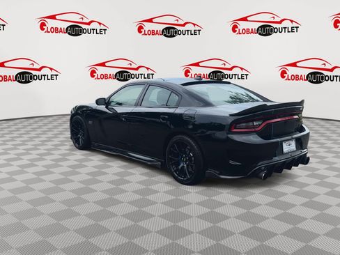 Used 2019 Dodge Charger Scat Pack w/ Dynamics Package RWD image 7