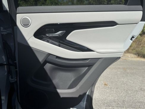 Used 2026 Land Rover Range Rover Evoque S image 17