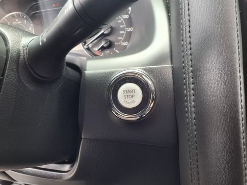 Used 2024 Nissan Armada SL AWD/4WD image 8