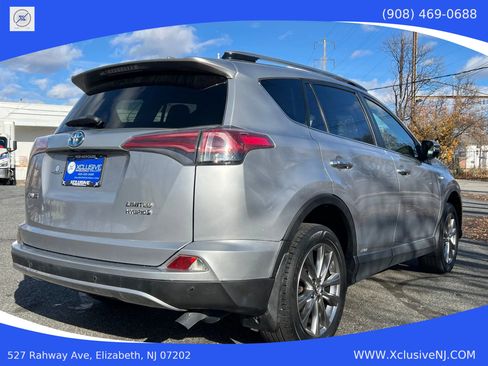 Used 2017 Toyota RAV4 Limited image 4