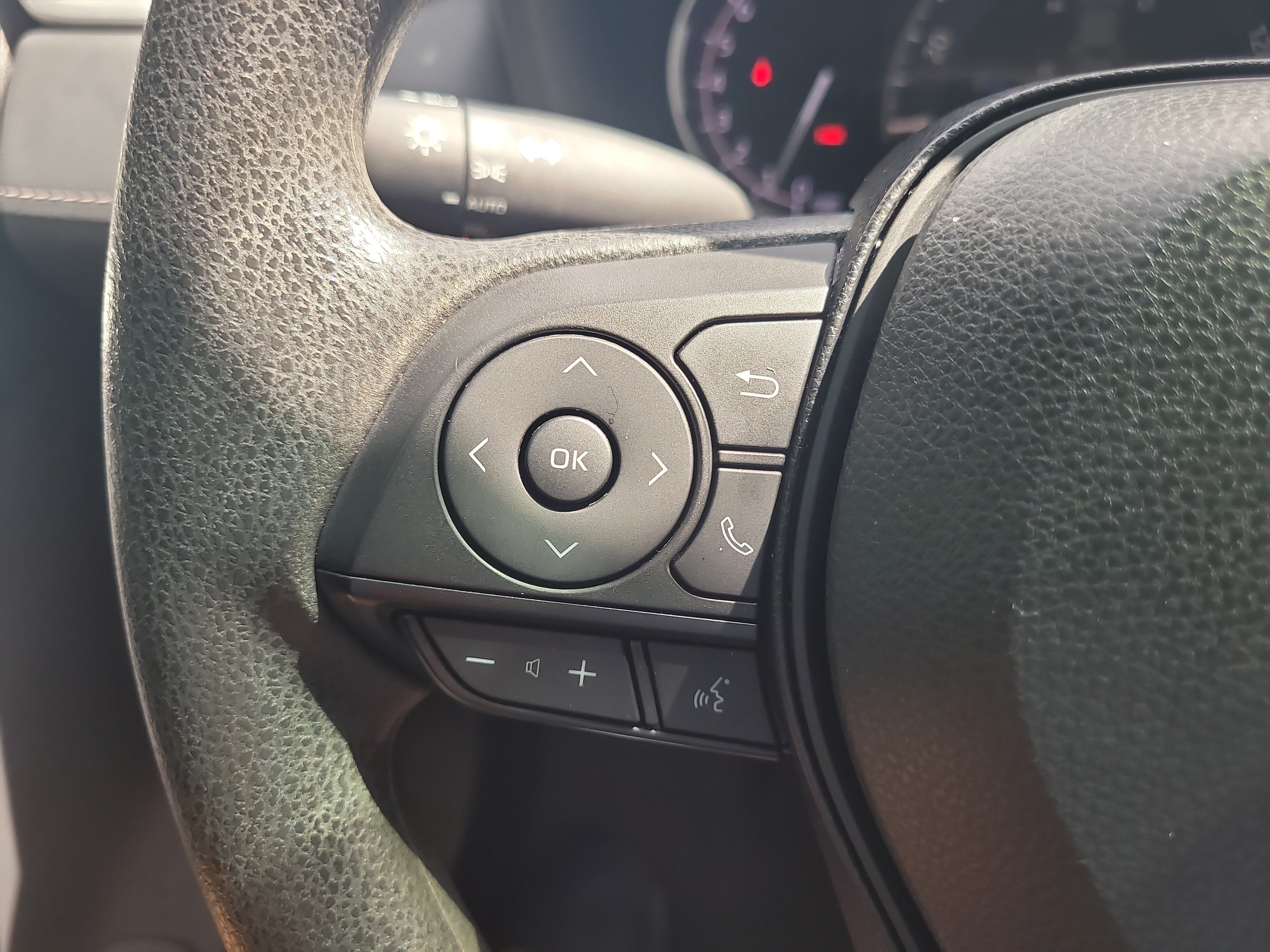 Certified 2024 Toyota RAV4 XLE w/ Convenience Package FWD image 32