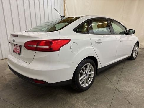 Used 2015 Ford Focus SE w/ Interior Protection Package FWD image 6