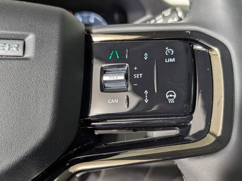 Used 2025 Land Rover Range Rover Evoque Dynamic SE image 36