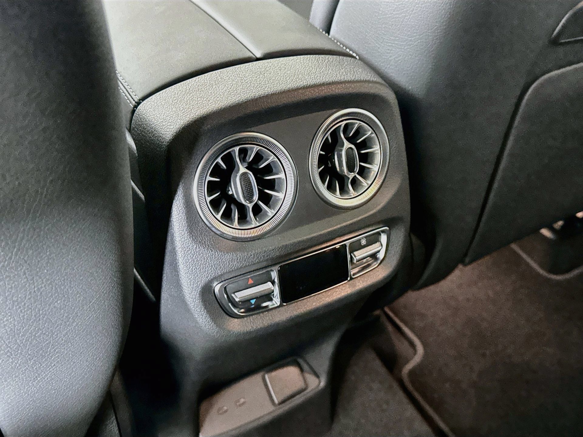 New 2027 Mercedes-Benz G 580 e image 28