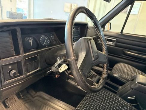 Used 1987 Jeep Cherokee 4WD 4-Door image 16
