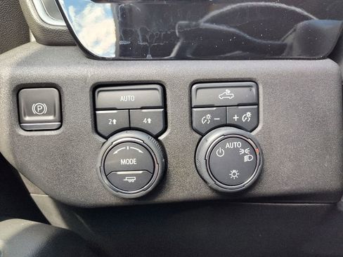 Used 2022 Chevrolet Silverado 1500 LT image 14