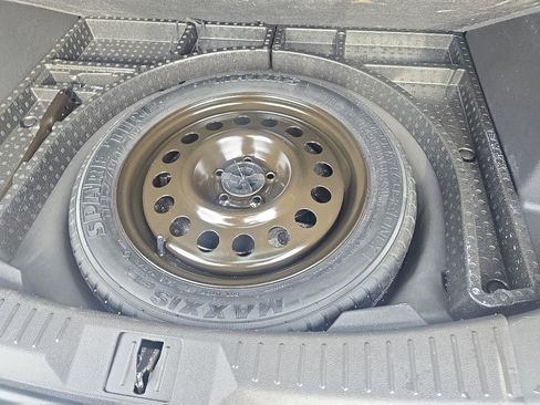 Used 2015 Ford Escape SE w/ Equipment Group 201A image 11