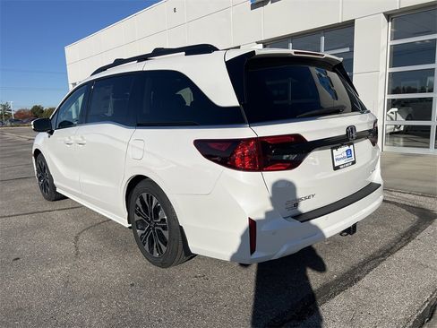 New 2026 Honda Odyssey Elite image 8