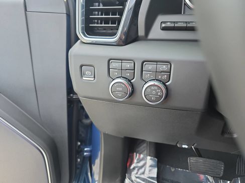 Used 2026 GMC Sierra 2500 Denali w/ Technology Package AWD/4WD image 26