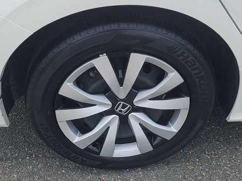 Certified 2025 Honda Civic LX image 9