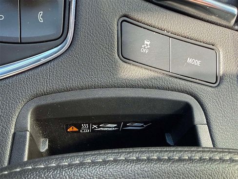 Used 2025 Cadillac XT6 Premium Luxury image 24