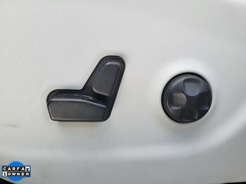 Used 2019 Jeep Cherokee Limited w/ Technology Group AWD/4WD image 19