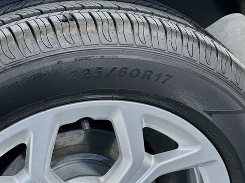 Used 2024 Jeep Compass Latitude image 33