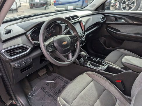 Used 2021 Chevrolet TrailBlazer LT w/ Convenience Package image 12