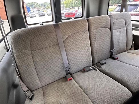 Used 2022 Chevrolet Express 3500 LS image 25