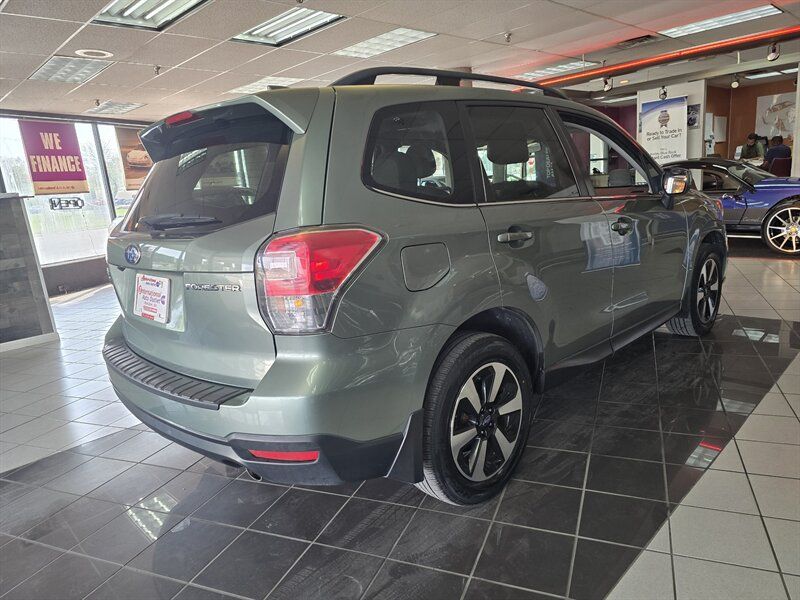 Used 2017 Subaru Forester 2.5i Limited AWD/4WD image 4