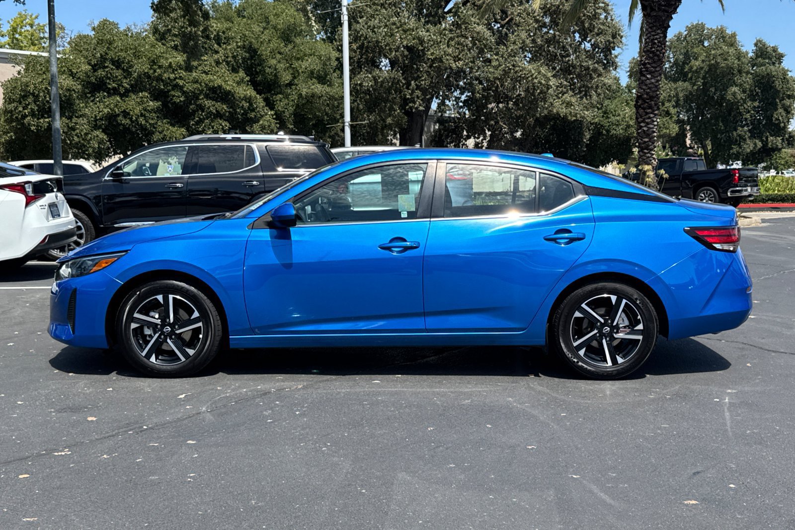 Used 2024 Nissan Sentra SV FWD image 6