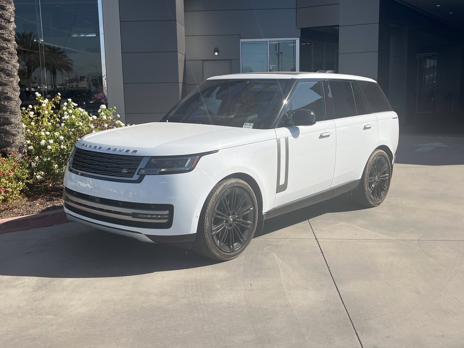 Certified 2023 Land Rover Range Rover SE AWD/4WD image 1