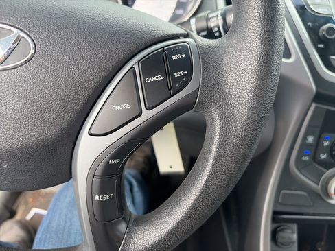 Used 2016 Hyundai Elantra SE image 13