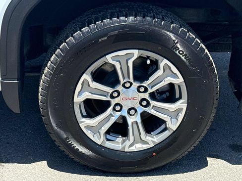 Used 2025 GMC Sierra 1500 SLT AWD/4WD image 30