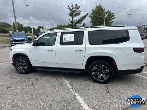 Used 2024 Jeep Wagoneer L Series II w/ Flexible Seating Group image 19