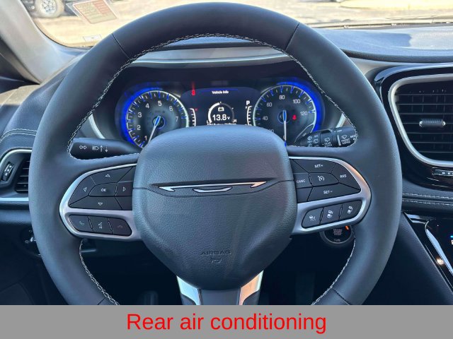 New 2027 Chrysler Pacifica Select AWD/4WD image 15