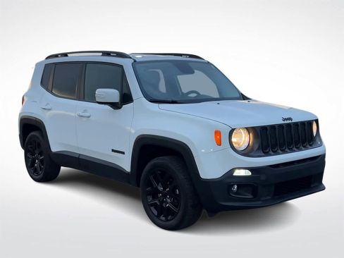 Used 2017 Jeep Renegade Altitude image 3