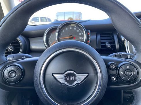 Used 2015 MINI Cooper 4-Door Hardtop image 14