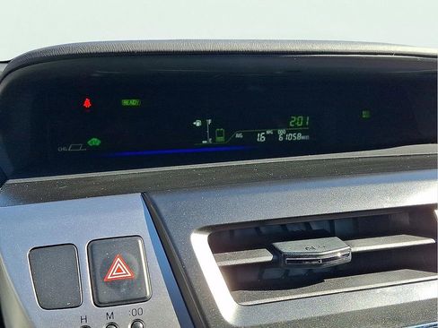 Used 2017 Toyota Prius V Two image 20