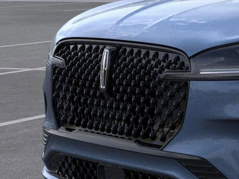 New 2026 Lincoln Aviator AWD w/ Jet Appearance Package image 17