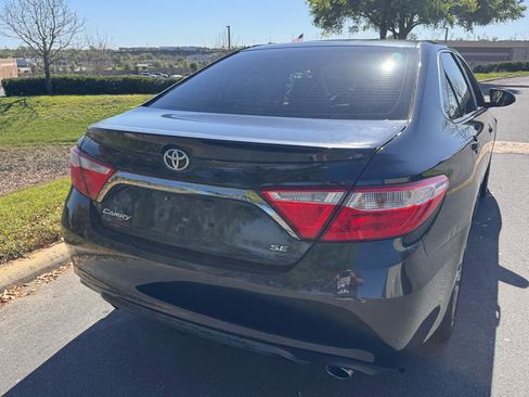 Used 2017 Toyota Camry SE image 32