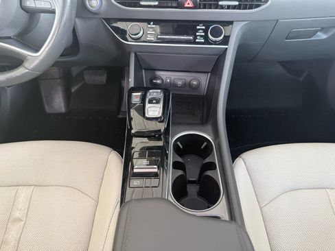 Used 2020 Hyundai Sonata SEL w/ Premium + Sunroof Package FWD image 9